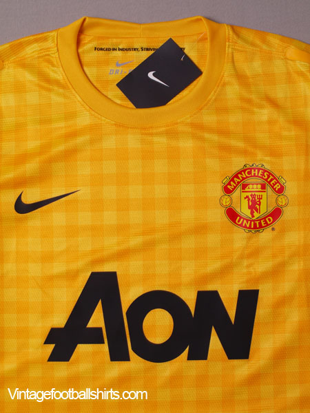 man united orange goalkeeper kit